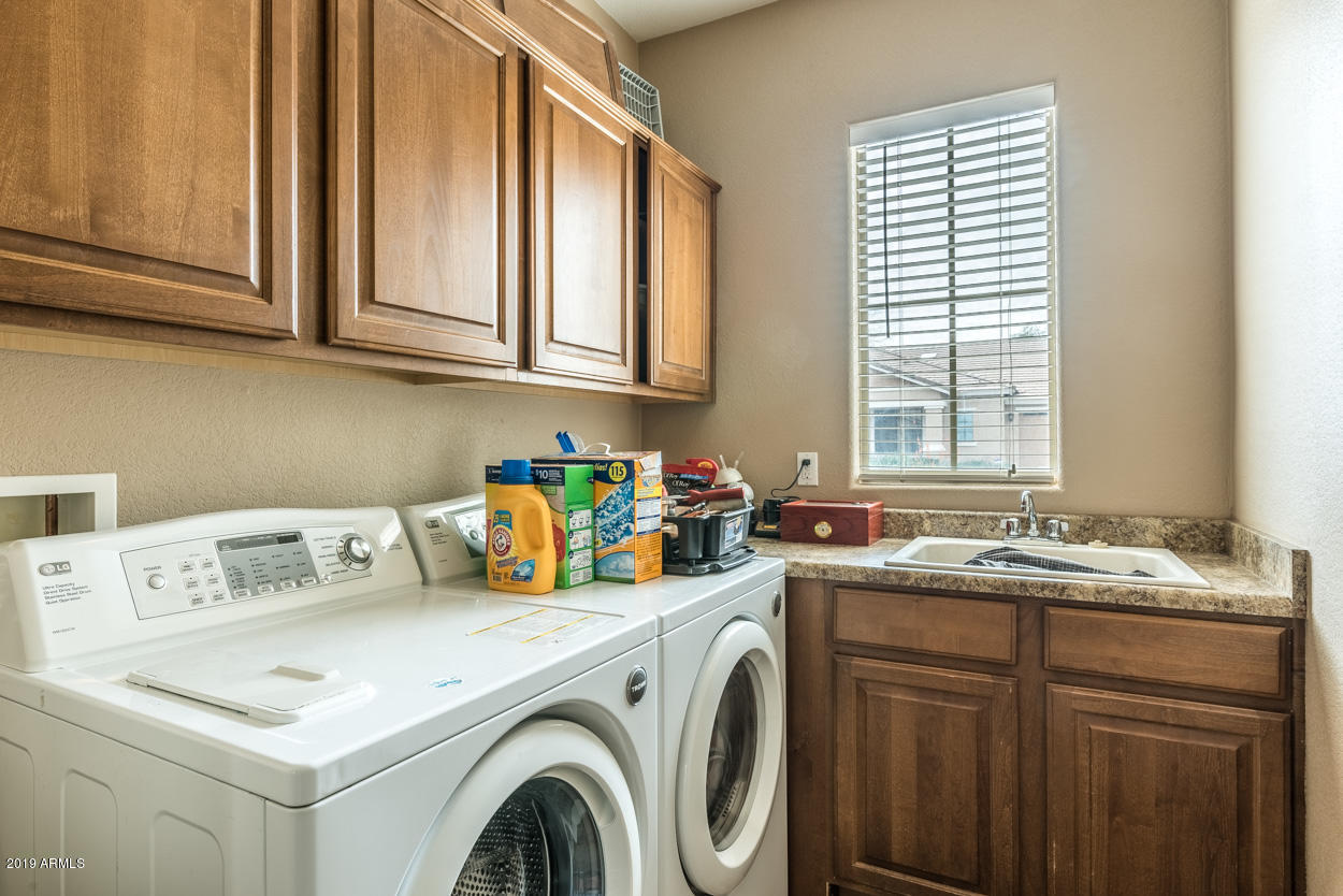 18506 East Ranch Road Queen Creek, AZ 85142 - Photo 28 of 38 Laundry Room