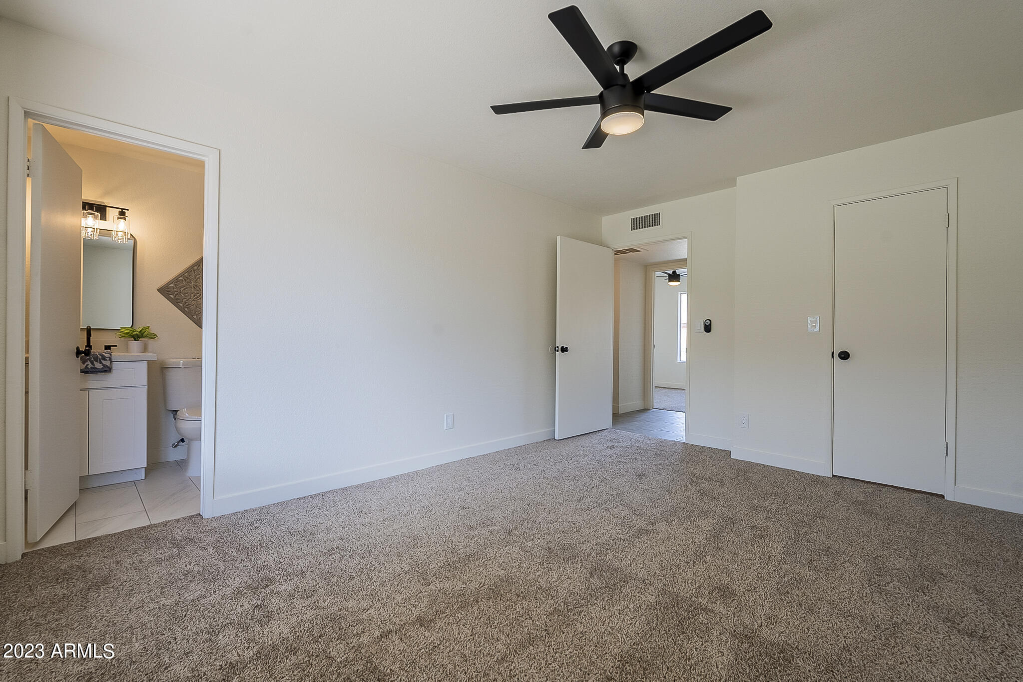 7149 West Osborn Road Phoenix, AZ 85033 - Photo 18 of 32 Primary Suite