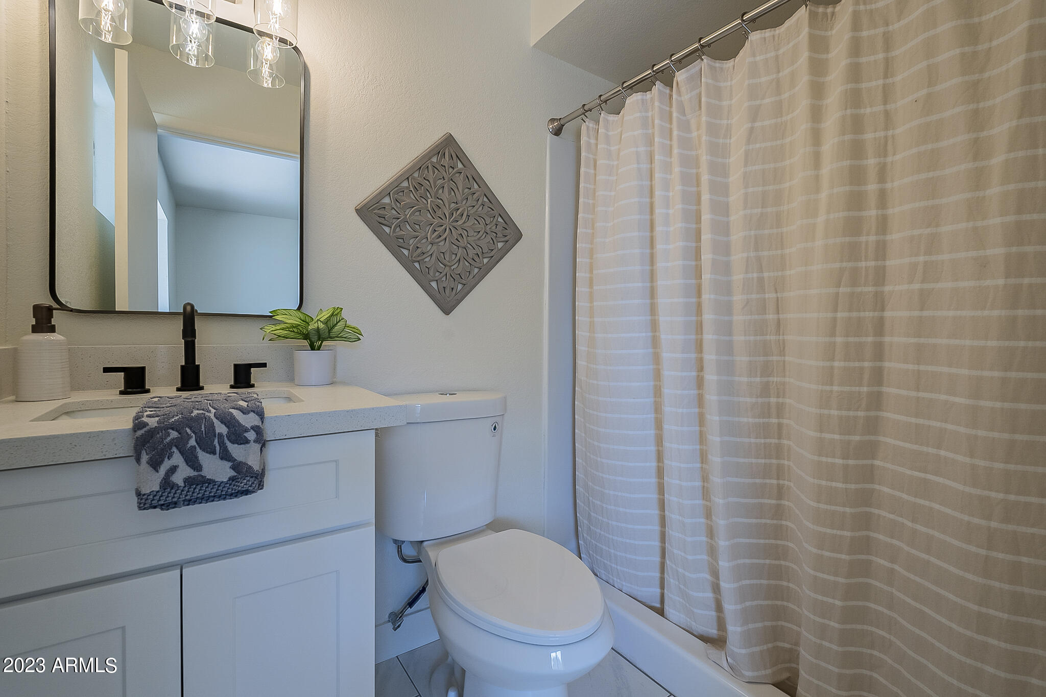 7149 West Osborn Road Phoenix, AZ 85033 - Photo 20 of 32 Primary 3/4 En-suite