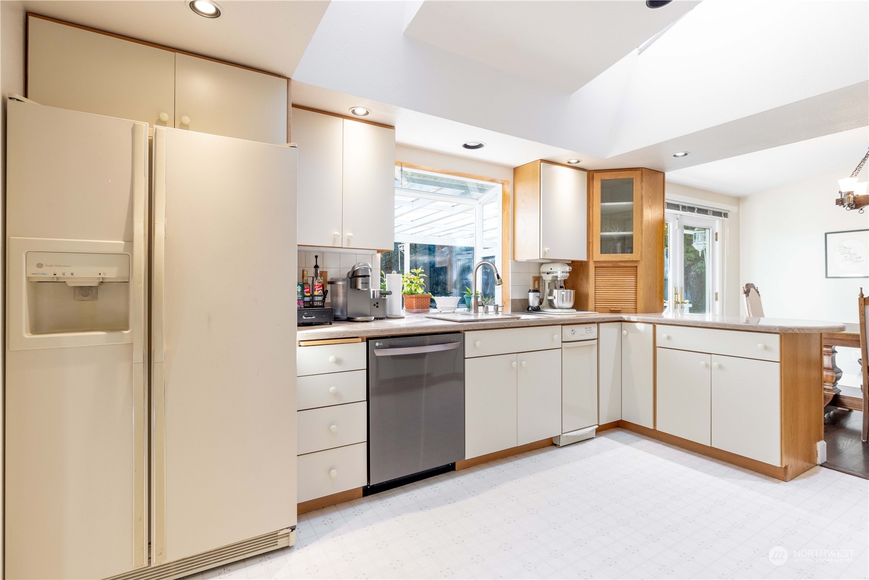 13021 Military Road East Puyallup, WA 98374 - Photo 17 of 37