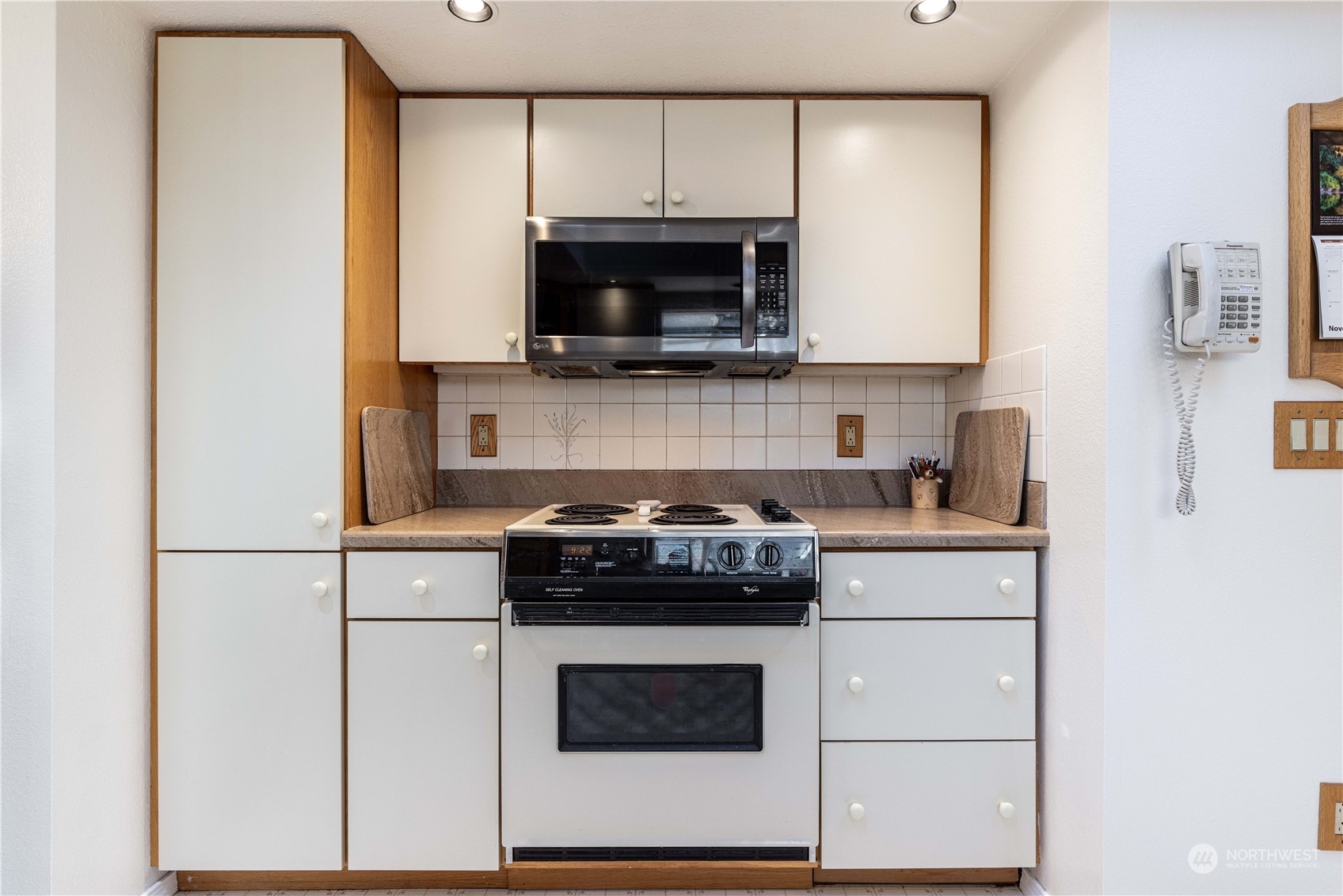 13021 Military Road East Puyallup, WA 98374 - Photo 19 of 37