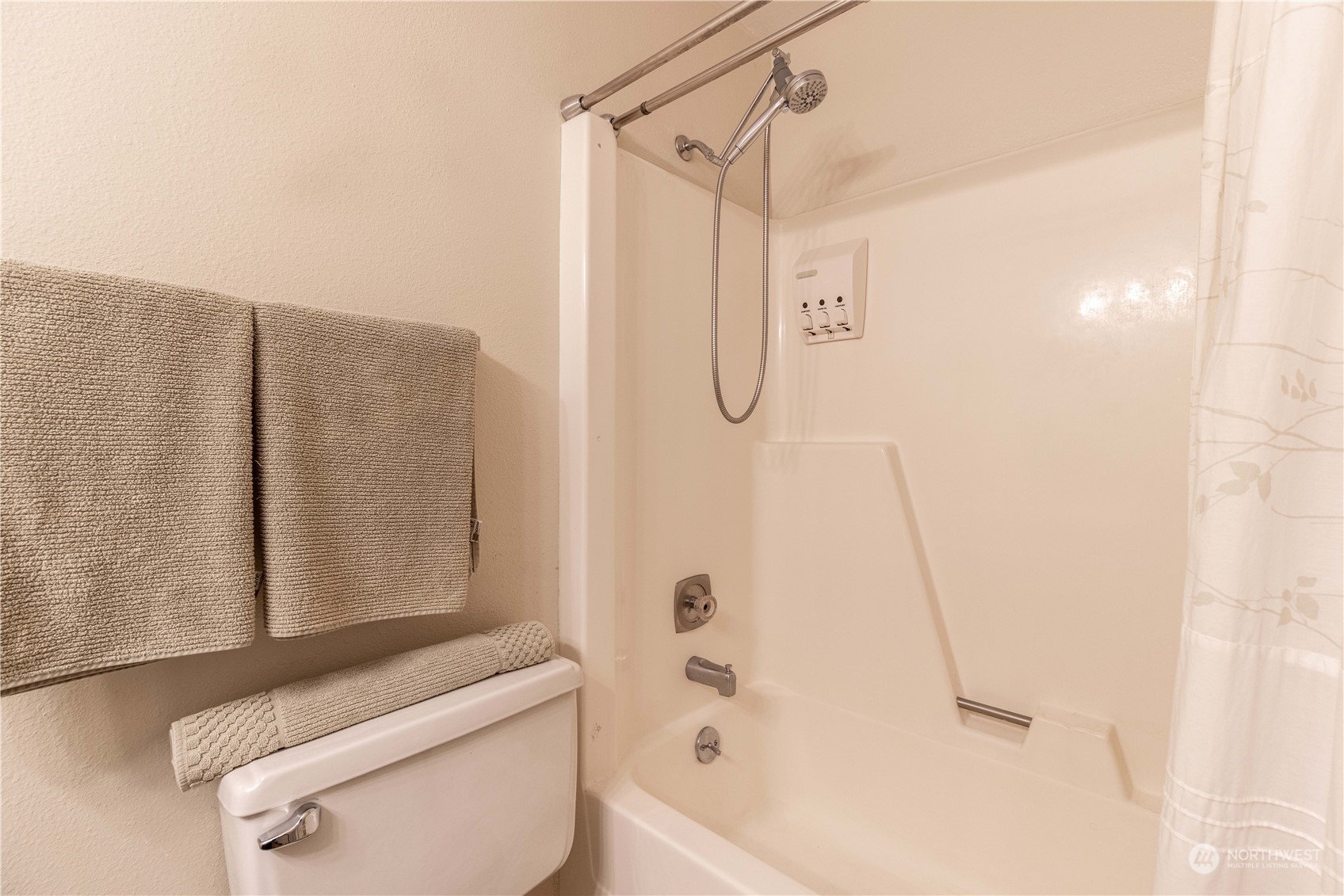 13021 Military Road East Puyallup, WA 98374 - Photo 22 of 37