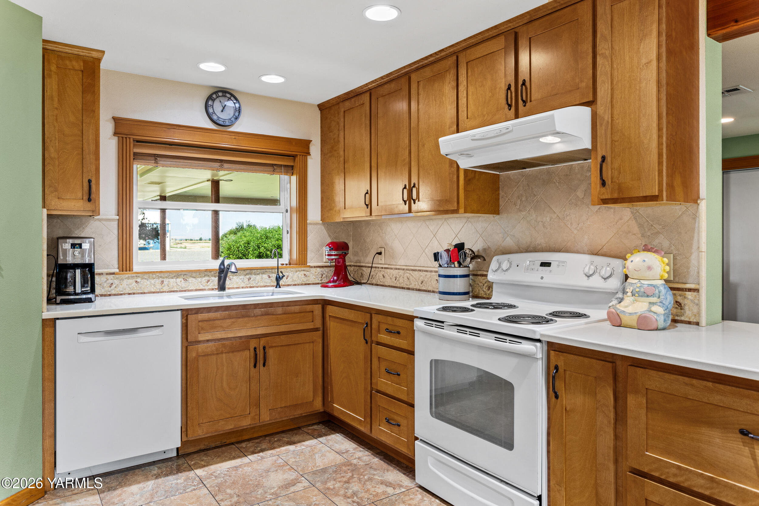 2660 Brownstown Road Harrah, WA 98933 - Photo 16 of 88 Kitchen