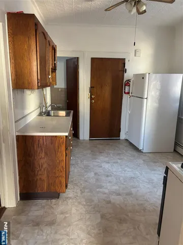 $1,850 | 86 Center Street, Unit 2R, Clifton, NJ 07011