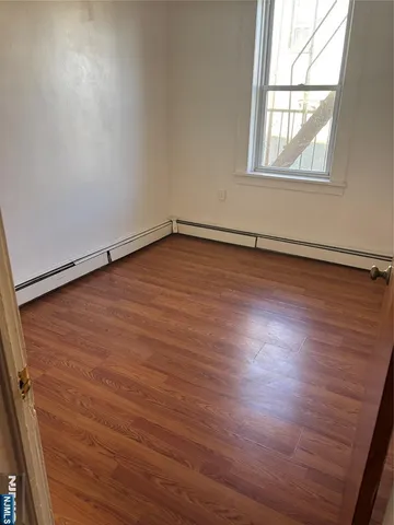 $1,850 | 86 Center Street, Unit 2R, Clifton, NJ 07011