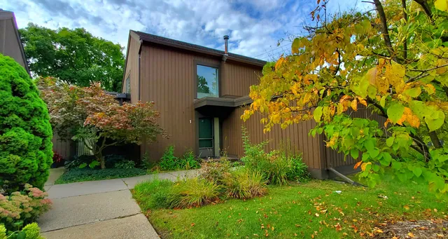 $400,000 | 1 Westbury Court, Ann Arbor, MI 48105