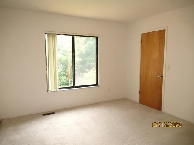 $400,000 | 1 Westbury Court, Ann Arbor, MI 48105