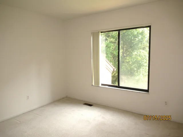 $400,000 | 1 Westbury Court, Ann Arbor, MI 48105