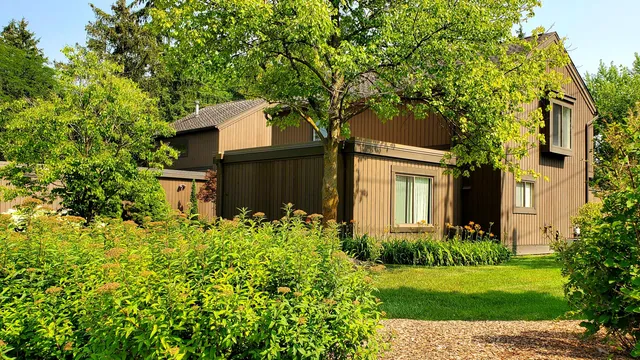 $400,000 | 1 Westbury Court, Ann Arbor, MI 48105