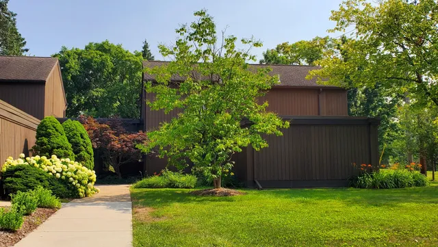 $400,000 | 1 Westbury Court, Ann Arbor, MI 48105