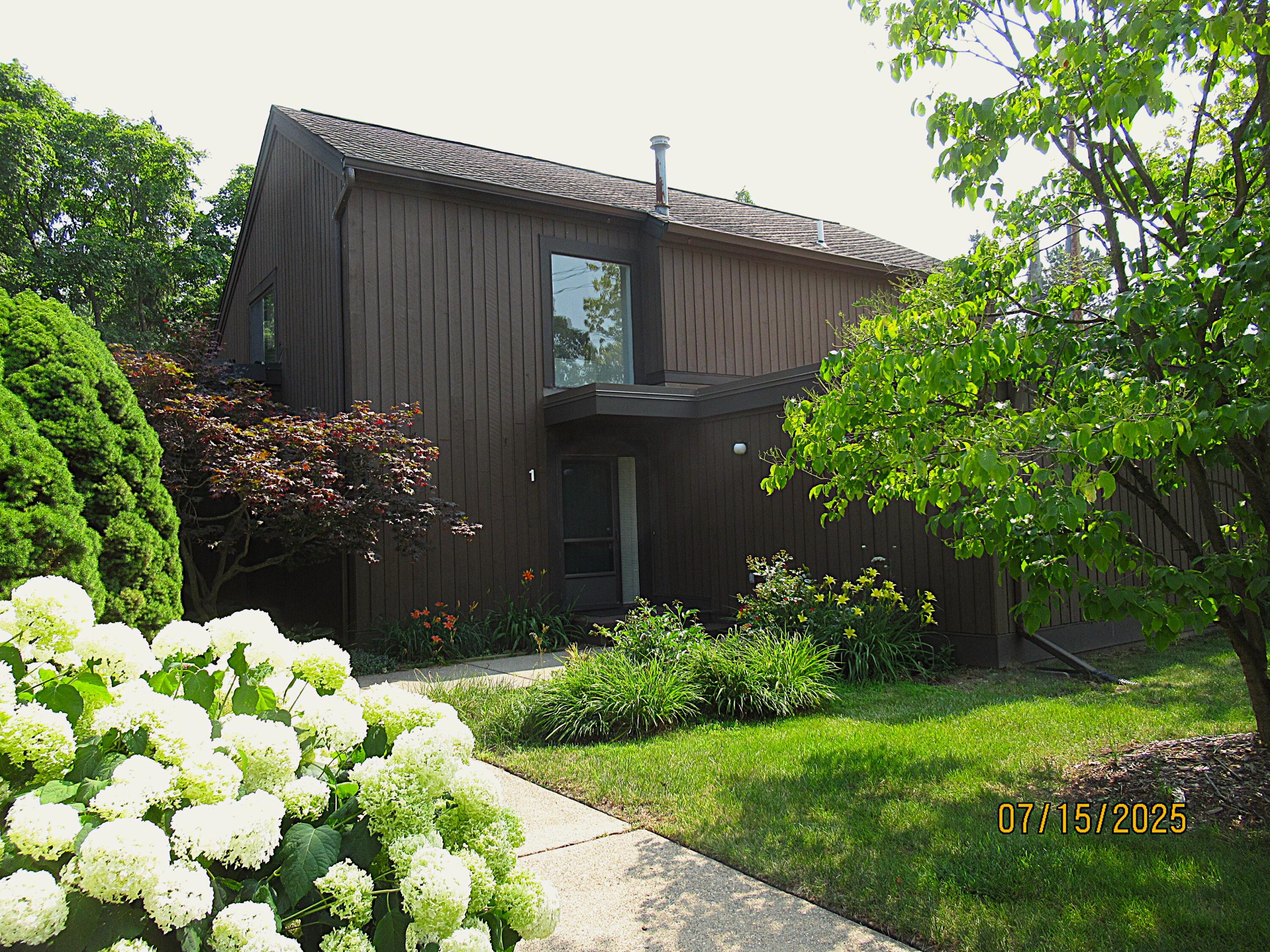 1 Westbury Court Ann Arbor, MI 48105 - Photo 34 of 36 IMG_6546