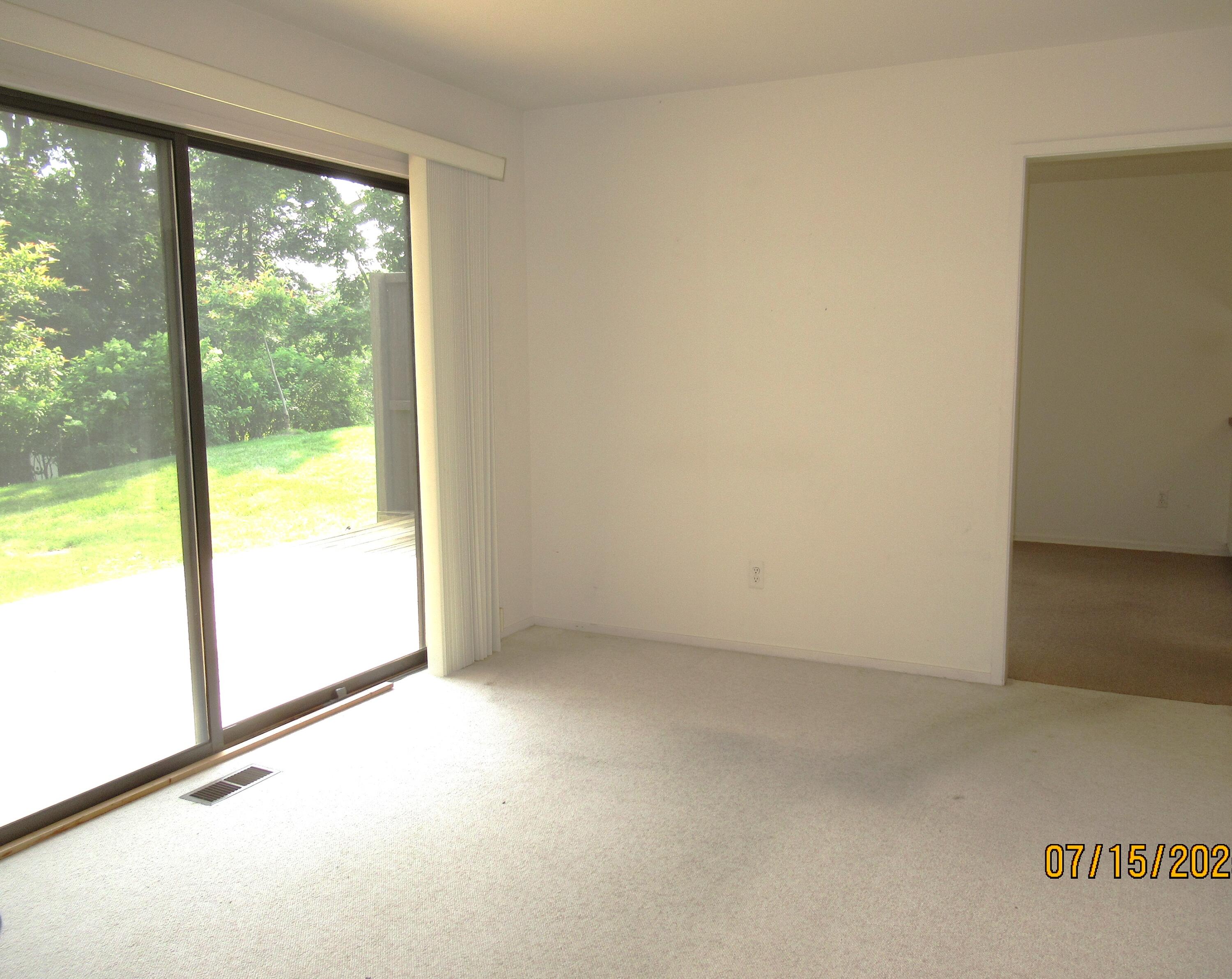 1 Westbury Court Ann Arbor, MI 48105 - Photo 7 of 36 IMG_6552