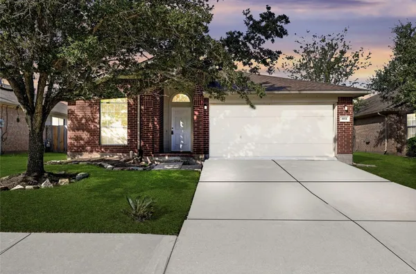 $2,200 | 4018 Floral Way Court, Fresno, TX 77545