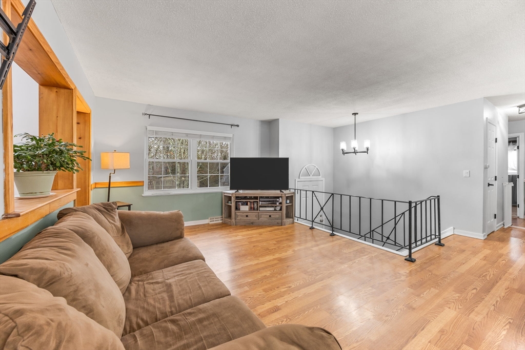 186 Walnut Street Barnstable, MA 02601 - Photo 10 of 21