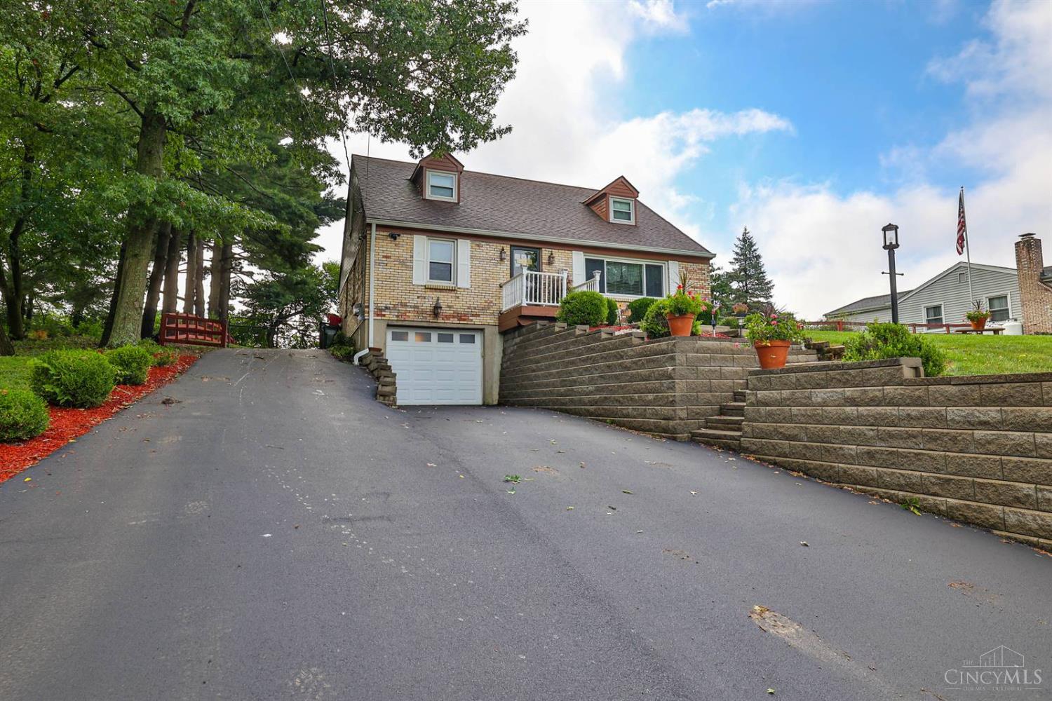 10046 Brehm Road Cincinnati, OH 45252 - Photo 2 of 29 Gallery Image 2