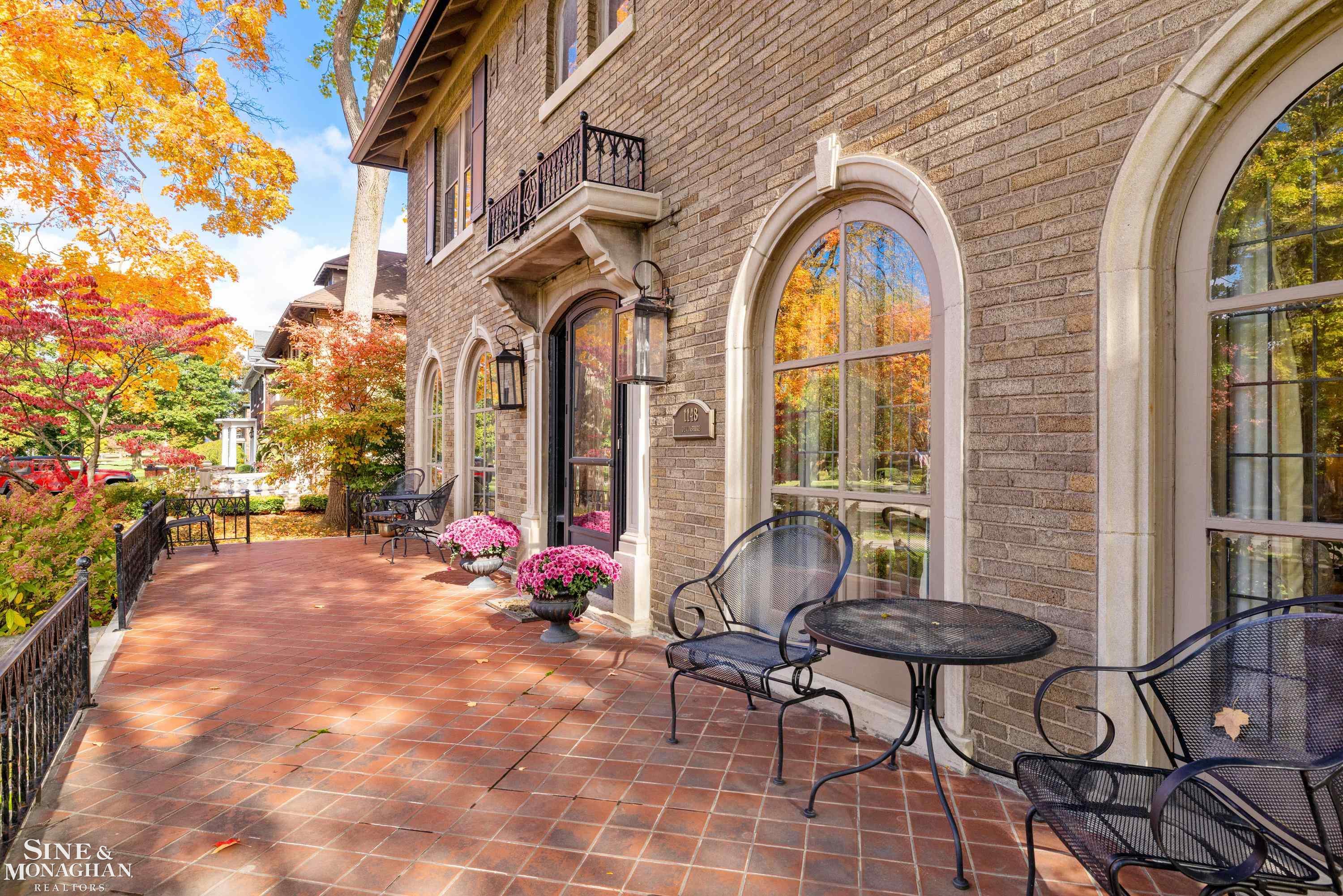 1148 Devonshire Road Grosse Pointe Park, MI 48230 - Photo 6 of 89