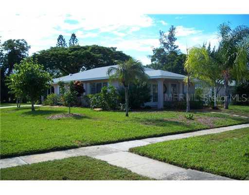 720 Russell Street Longboat Key, FL 34228 - Photo 1 of 1 Exterior Front