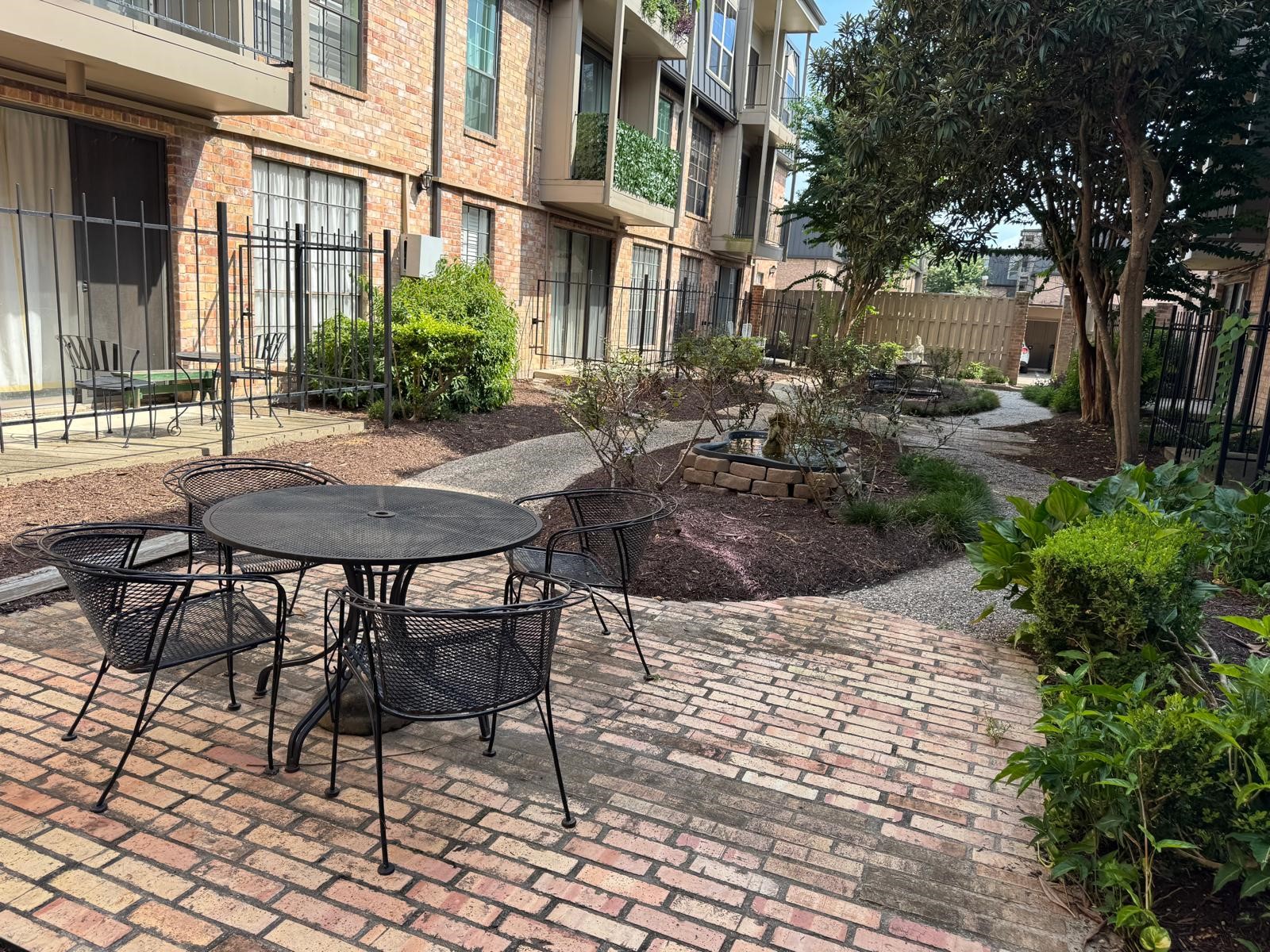 2425 Underwood Street, Unit 142 Houston, TX 77030 - Photo 21 of 38 a view of outdoor space yard and patio