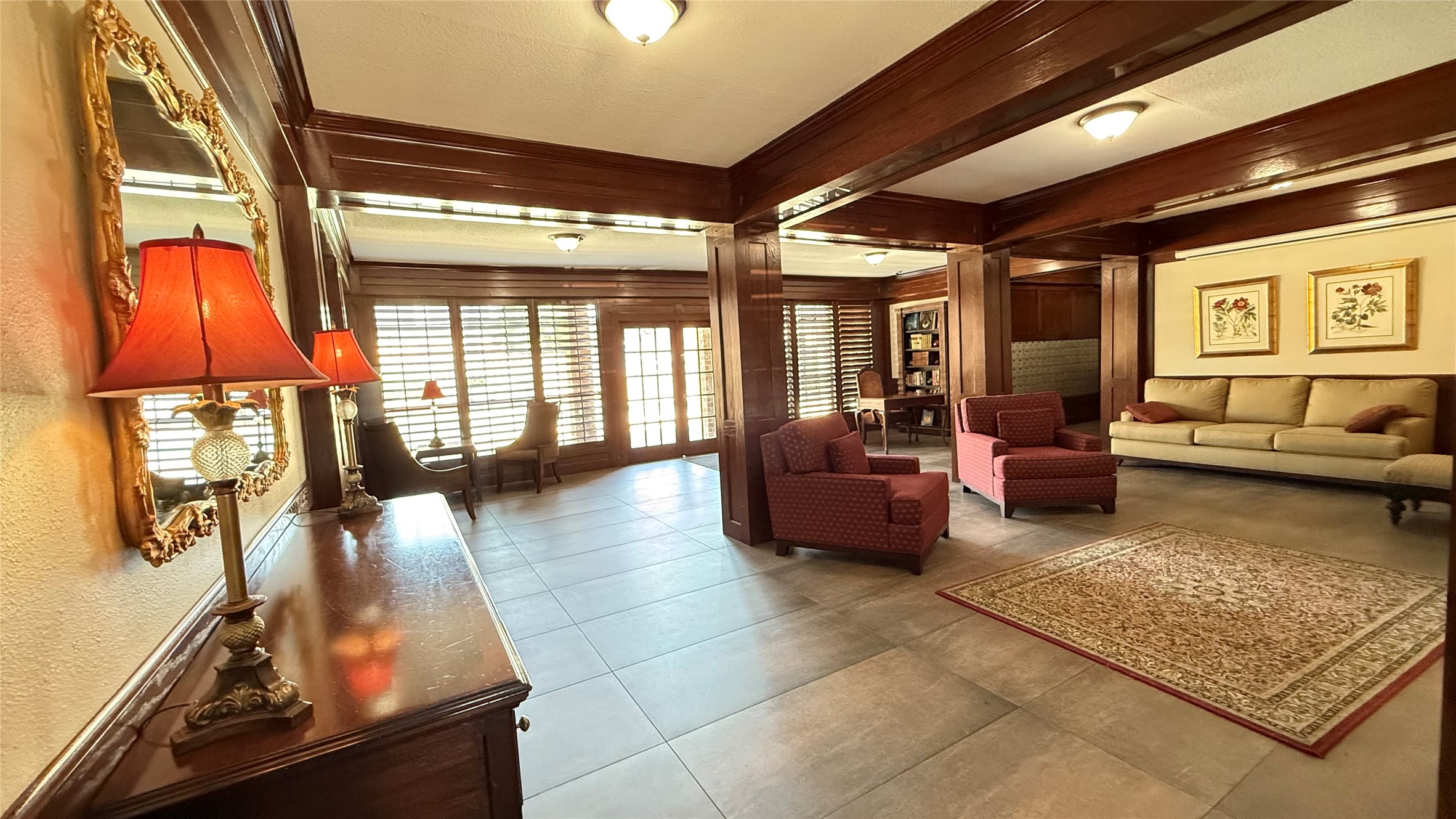 2425 Underwood Street, Unit 142 Houston, TX 77030 - Photo 29 of 38 a living room with furniture and a flat screen tv