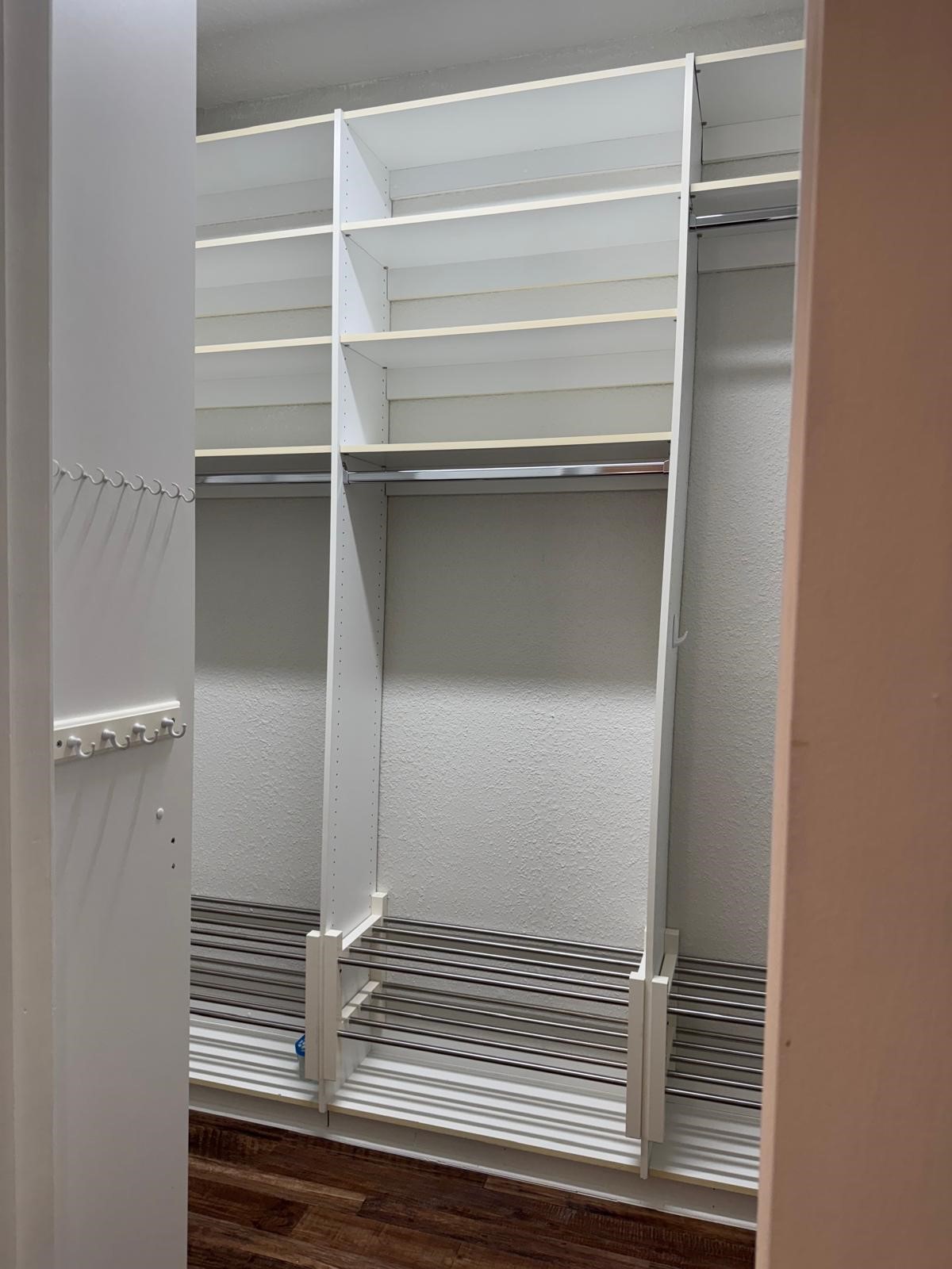 2425 Underwood Street, Unit 142 Houston, TX 77030 - Photo 4 of 38 a view of walk in closet