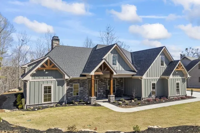 $849,000 | 410 Edgewater Trail, Toccoa, GA 30577