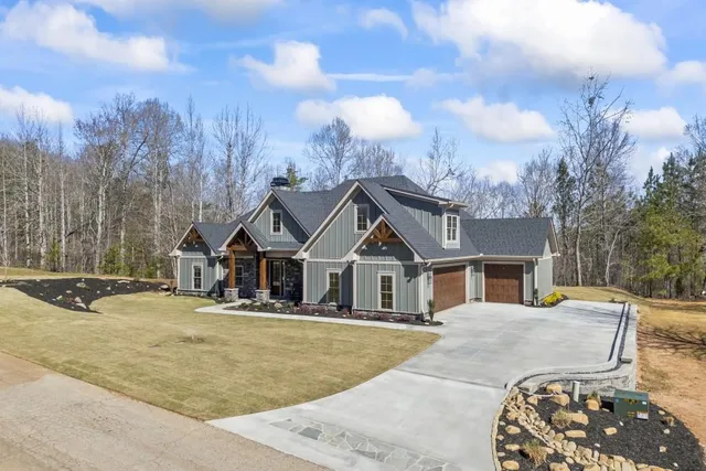 $849,000 | 410 Edgewater Trail, Toccoa, GA 30577