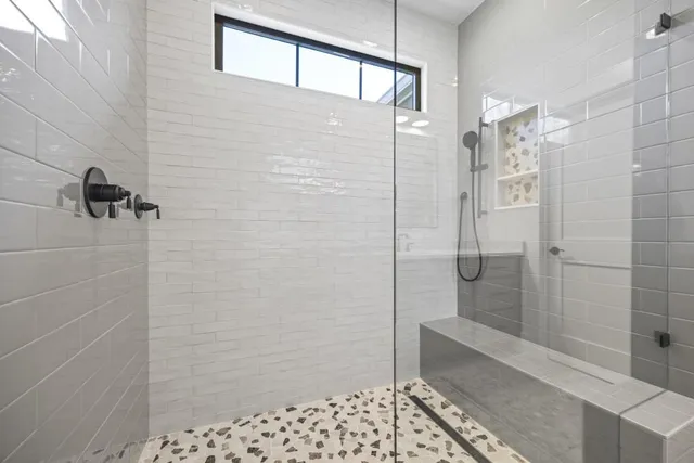 $849,000 | 410 Edgewater Trail, Toccoa, GA 30577