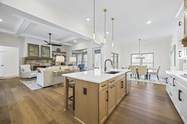 $849,000 | 410 Edgewater Trail, Toccoa, GA 30577