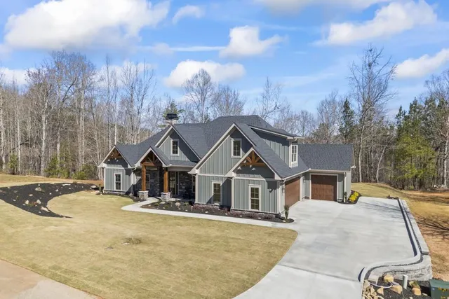 $849,000 | 410 Edgewater Trail, Toccoa, GA 30577