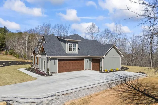 $849,000 | 410 Edgewater Trail, Toccoa, GA 30577