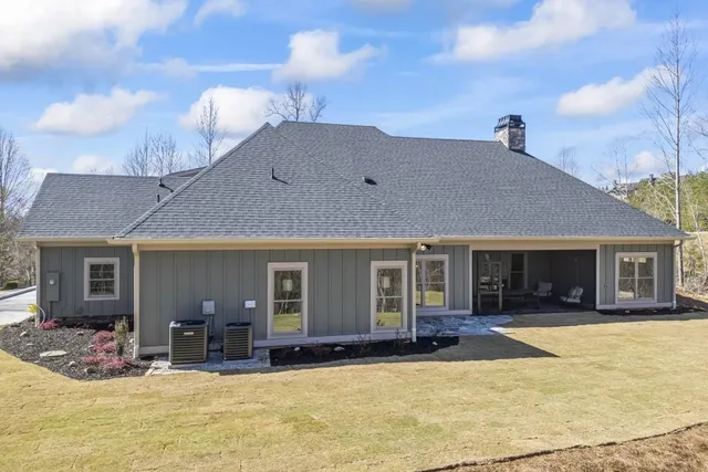 $849,000 | 410 Edgewater Trail, Toccoa, GA 30577