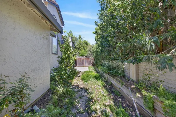 $975,000 | 1074 Almaden Village Lane, San Jose, CA 95120