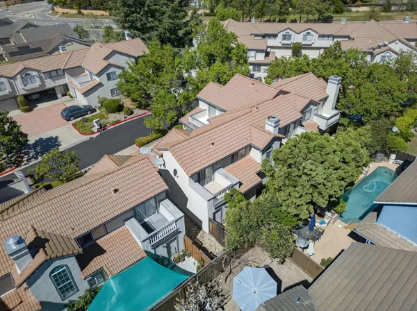 $975,000 | 1074 Almaden Village Lane, San Jose, CA 95120