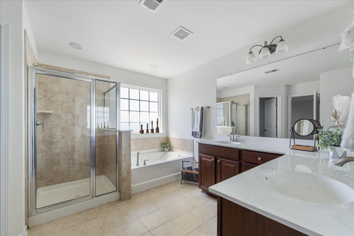 115 Radtko Road Summerville, SC 29486 - Photo 37 of 82 Owner's Ensuite