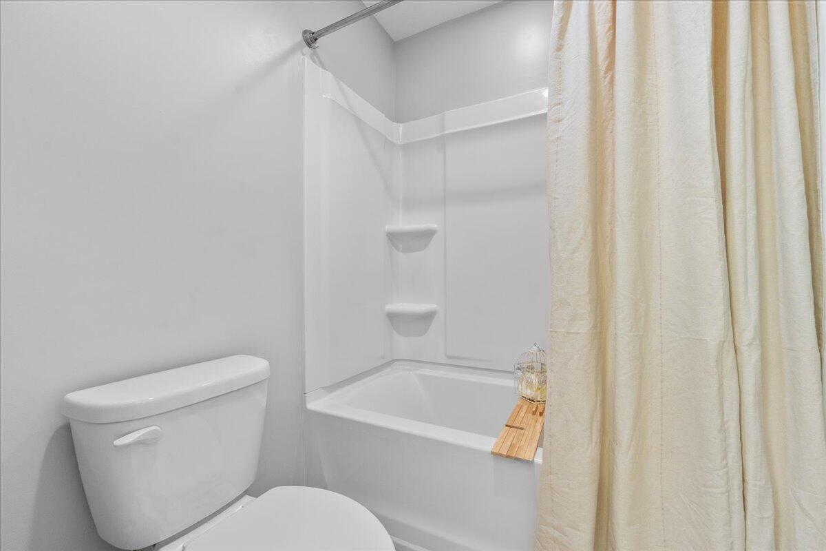 115 Radtko Road Summerville, SC 29486 - Photo 46 of 82 Guest Shower