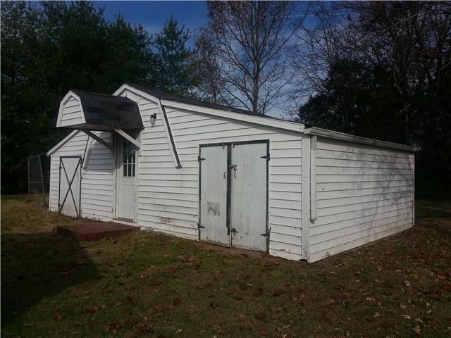 4618 Woodrow Wilson Road Springfield, TN 37172 - Photo 3 of 18 There are 3 separate workshop areas in here!...with electricity!