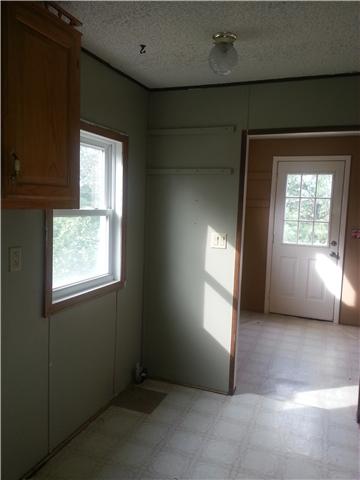 4618 Woodrow Wilson Road Springfield, TN 37172 - Photo 7 of 18 Separate laundry/utility room!