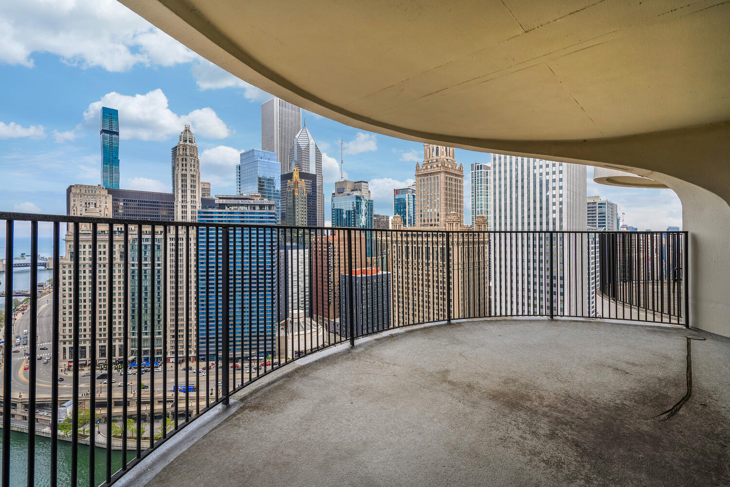 300 North State Street, Unit 3231 Chicago, IL 60654 - Photo 13 of 19 a view of a balcony