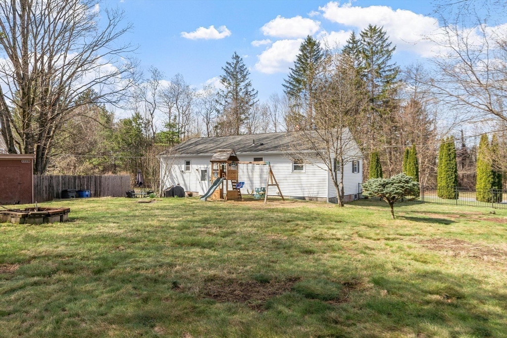46 Rolling Acres Road Lunenburg, MA 01462 - Photo 24 of 31