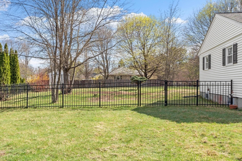 46 Rolling Acres Road Lunenburg, MA 01462 - Photo 6 of 31