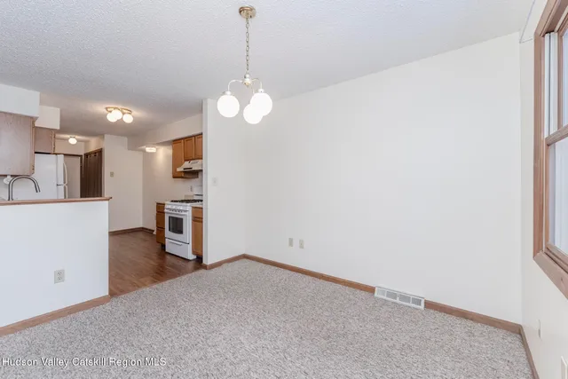 $299,900 | 5 Cottonwood Circle, Saugerties, NY 12477