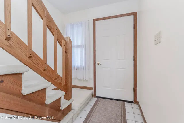 $299,900 | 5 Cottonwood Circle, Saugerties, NY 12477