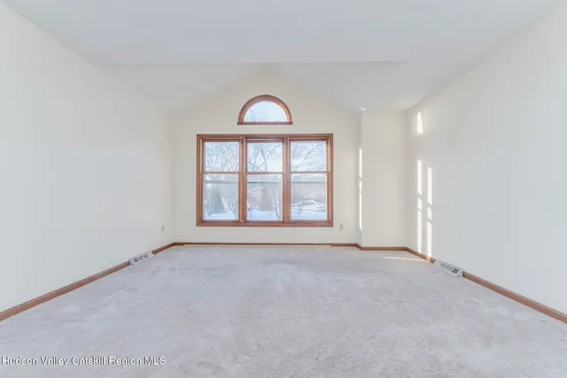 $299,900 | 5 Cottonwood Circle, Saugerties, NY 12477