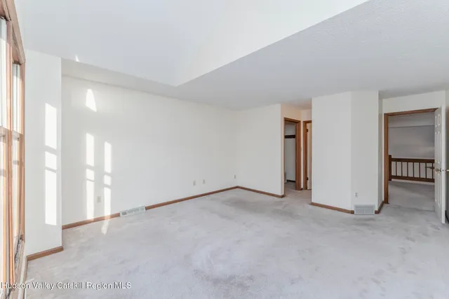 $299,900 | 5 Cottonwood Circle, Saugerties, NY 12477