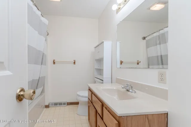 $299,900 | 5 Cottonwood Circle, Saugerties, NY 12477