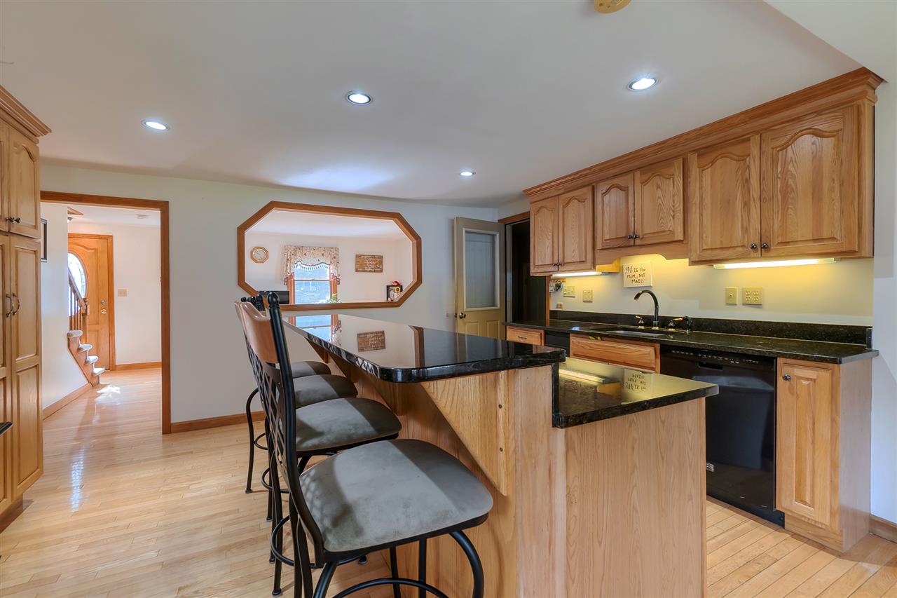 12 Heritage Road Pelham, NH 03076 - Photo 14 of 40