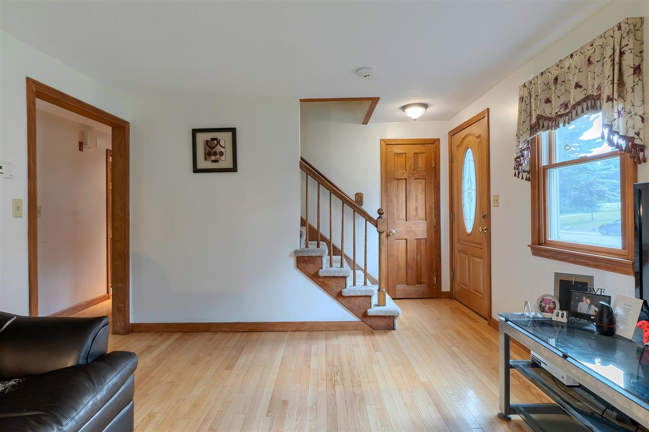 12 Heritage Road Pelham, NH 03076 - Photo 3 of 40