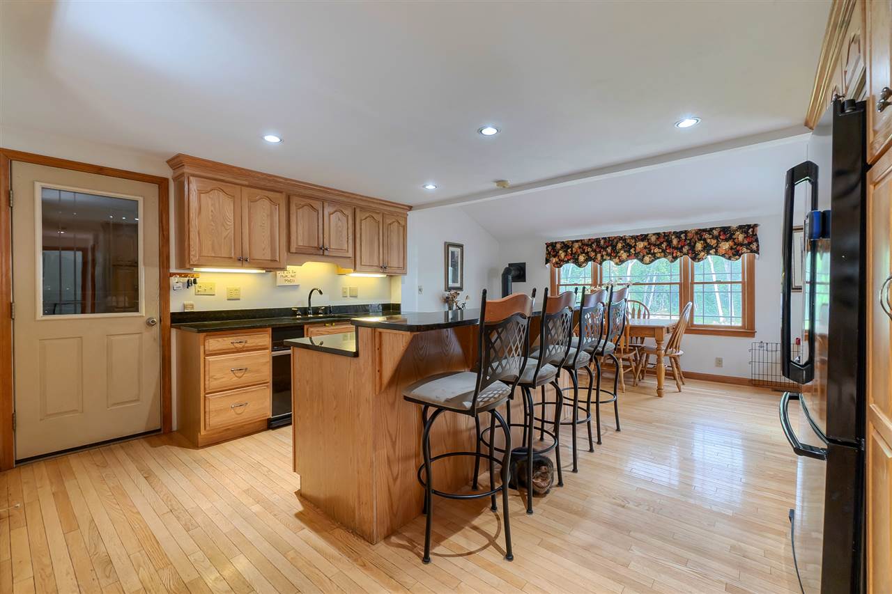 12 Heritage Road Pelham, NH 03076 - Photo 8 of 40