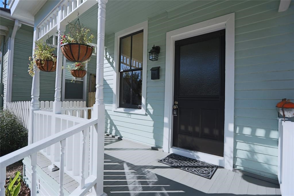 2119 Freeman Street Houston, TX 77009 - Photo 2 of 15