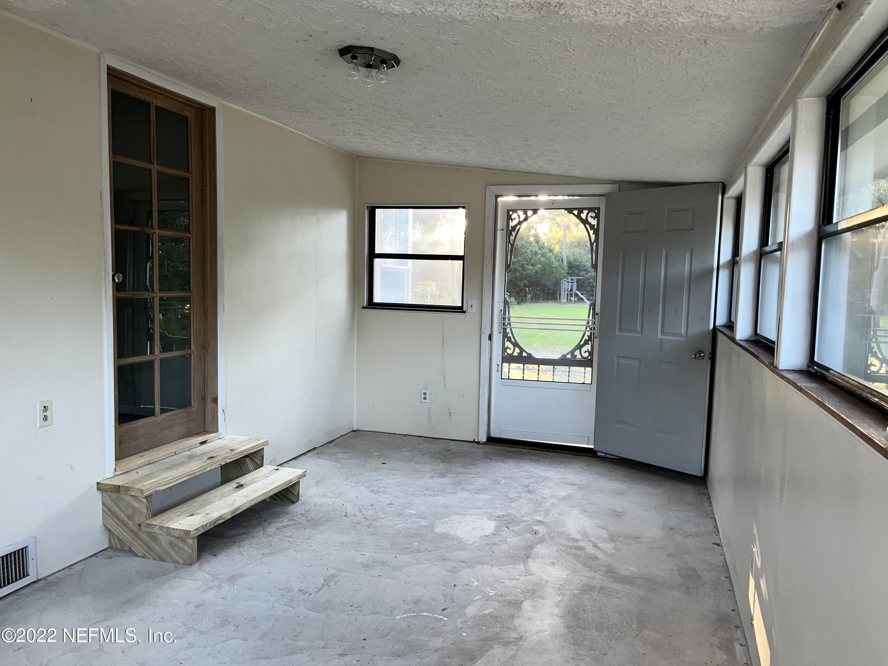 2202 Parkin Road Jacksonville, FL 32218 - Photo 5 of 47 67334A46-D16E-4D7F-9E54-5A3D0F346964